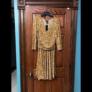 NWT BCBGMAXAZRIA Dress Gold White Fit & Flare Size Medium #219
